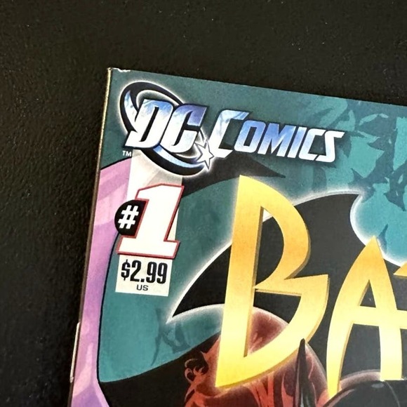 Batgirl 1 New 52 First Print Signed Adam Hughes Gail Simone NM 9.8 Comic Book - Picture 8 of 9